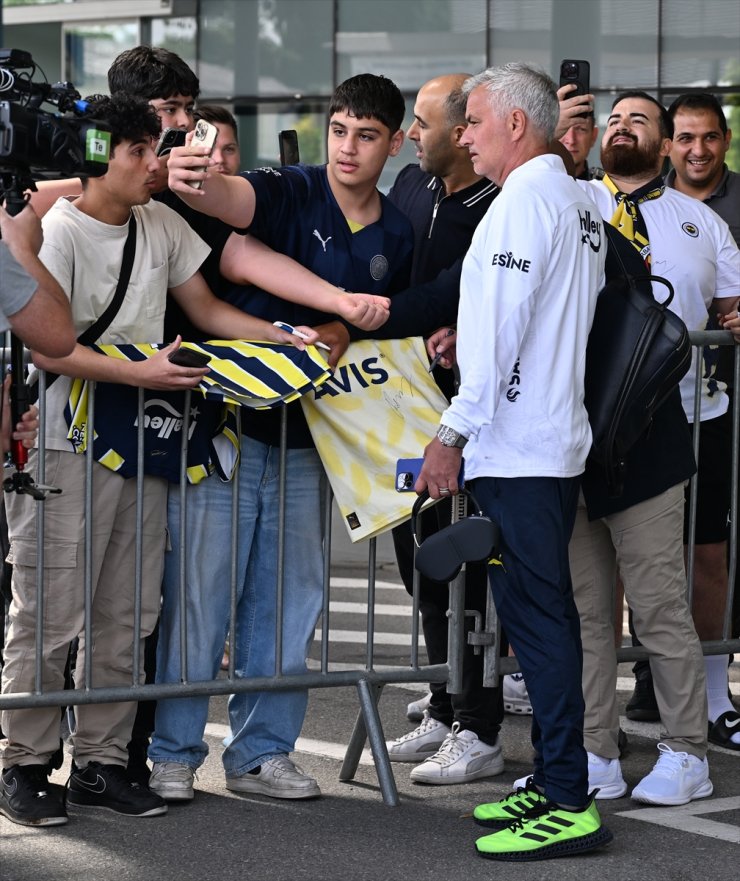 Fenerbahçe, ikinci etap kamp çalışmaları için Avusturya'ya ulaştı