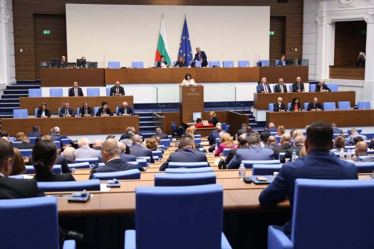 Bulgaristan'da GERB partisinin kabine taslağı parlamentoda güvenoyu alamadı