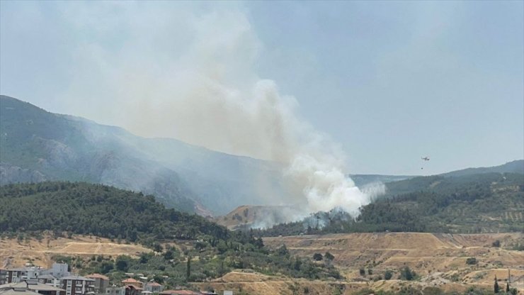 GÜNCELLEME - Manisa Soma'da çıkan orman yangını kontrol altına alındı