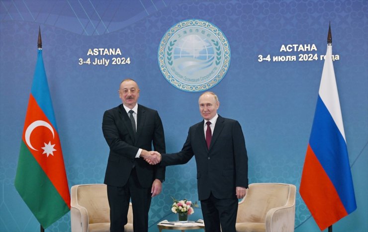 Rusya Devlet Başkanı Putin ile Azerbaycan Cumhurbaşkanı Aliyev Kazakistan'da görüştü