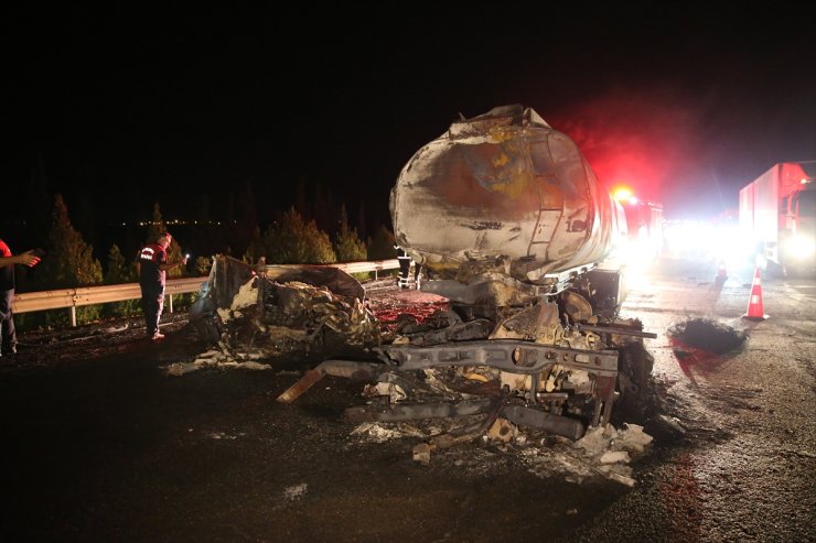 Şanlıurfa'da iki tankerin çarpıştığı kazada bir sürücü öldü