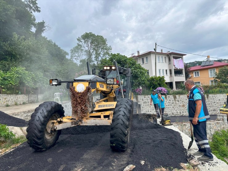 Trabzon'da kelebek hastası Ayşenur için 120 metrelik beton yol asfaltlandı