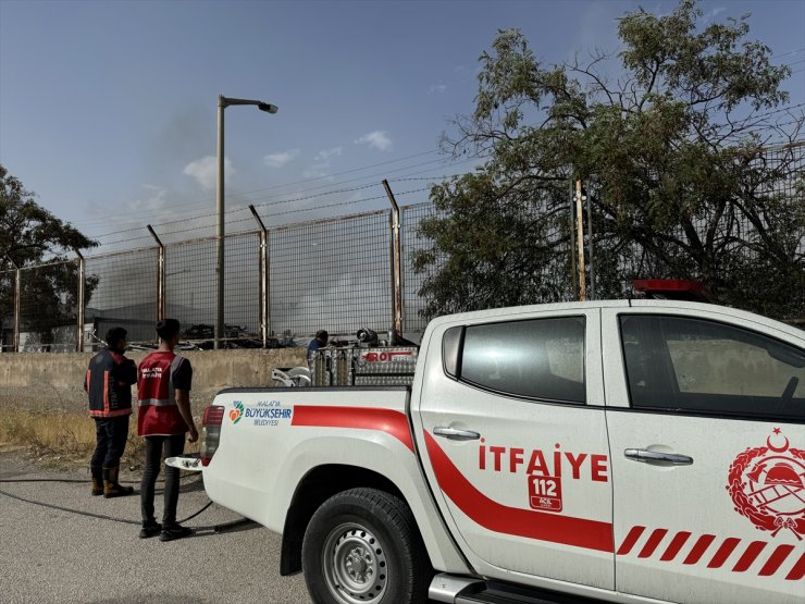 Malatya'da AFAD'a ait depoda çıkan yangın söndürüldü