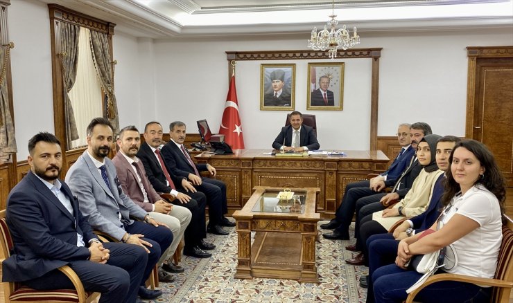 Türkiye Kamu-Sen Genel Başkanı Kahveci, Kırşehir'de ziyaretlerde bulundu