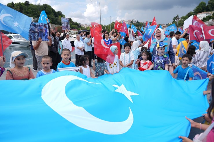 Çin'in İstanbul Başkonsolosluğu önünde Urumçi protestosu