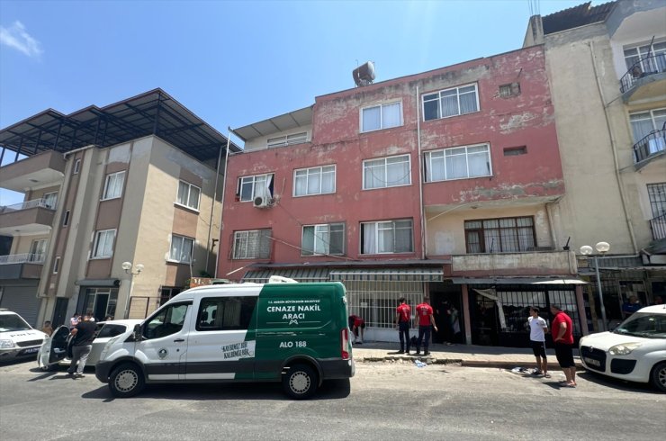 Mersin'de apartman dairesinde bir kişinin cansız bedeni bulundu