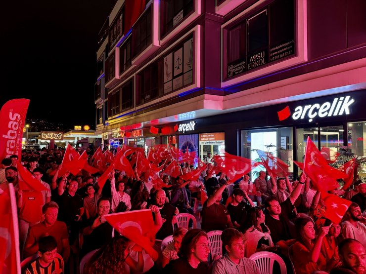 Arçelik, milli maç heyecanını Sakarya'da kurduğu dev ekranda sporseverlerle yaşadı