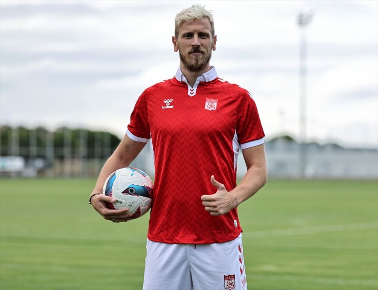 Sivasspor, Sırp savunma oyuncusu Radakovic'i transfer etti