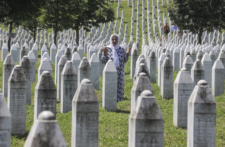 Srebrenitsa'da yarın düzenlenecek anma töreni için hazırlıklar sürüyor