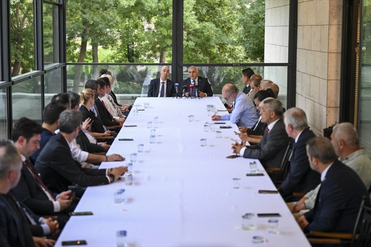 15 Temmuz Milli İrade Derneğinden gazetecilere plaket