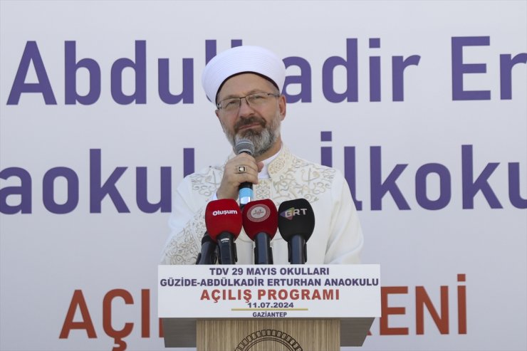 Diyanet İşleri Başkanı Erbaş, Gaziantep'te İslamiyet ile bilimin ilişkisine işaret etti: