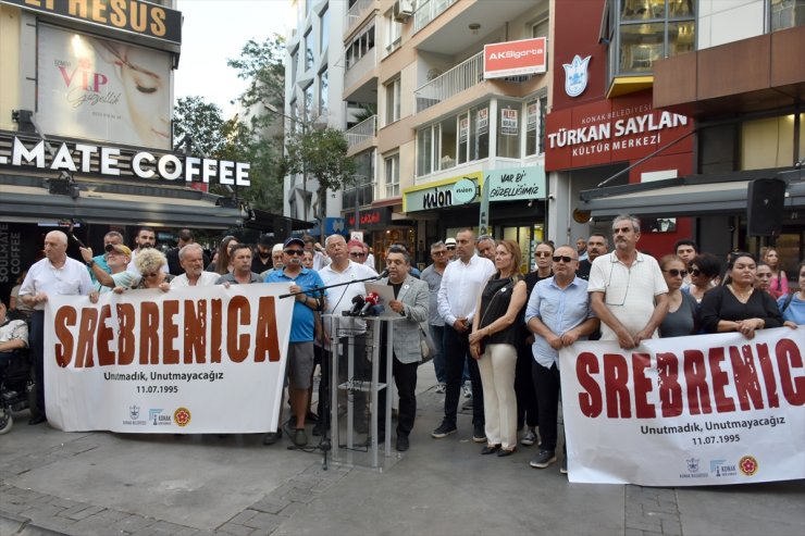 İzmir'de Srebrenitsa Soykırımı'nda hayatını kaybedenler anıldı