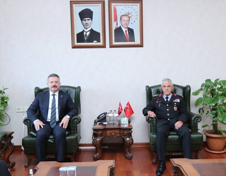 Jandarma Genel Komutanı Orgeneral Çetin, Eskişehir Valisi Aksoy'u ziyaret etti