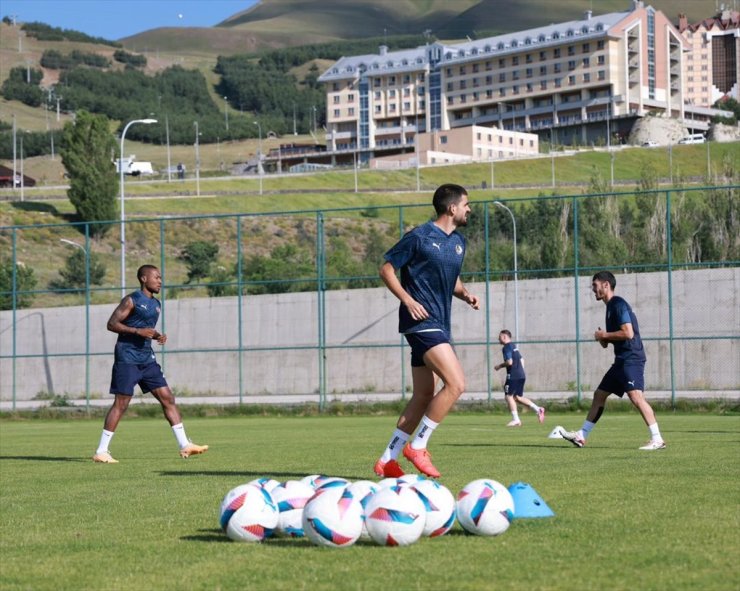 Alanyaspor, sezon hazırlıklarını Erzurum'da sürdürüyor