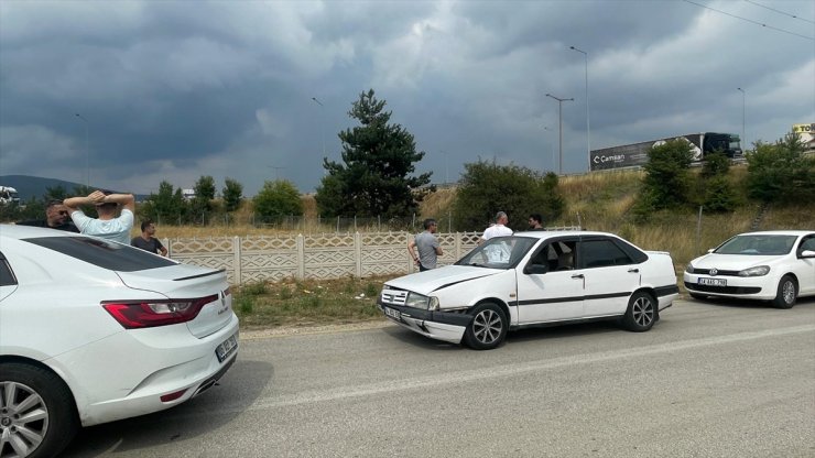 Bolu'da otomobille polisten kaçan 2 şüpheli kovalamacayla yakalandı