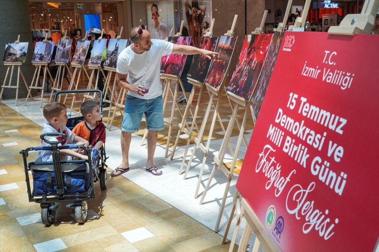 İzmir'de AA fotoğraflarından oluşan "15 Temmuz" konulu sergi açıldı