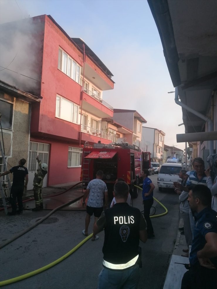 Bursa'da evde çıkan yangın hasara neden oldu