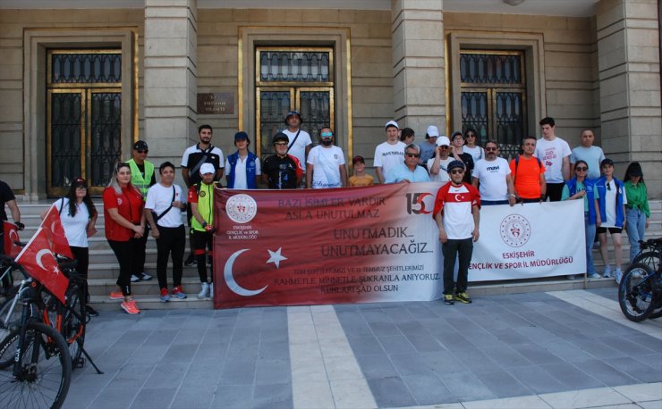 Eskişehir'de 15 Temmuz Demokrasi ve Milli Birlik Günü dolayısıyla bisiklet turu yapıldı