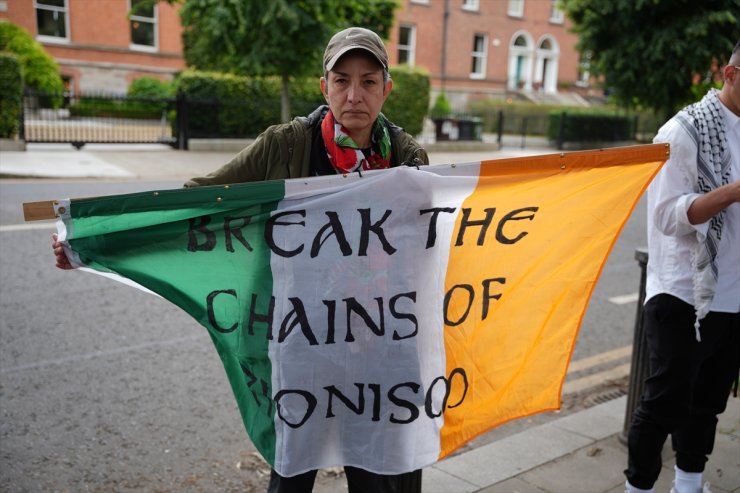 İrlanda'nın başkenti Dublin'de sağlık çalışanlarından Filistin'e destek gösterisi