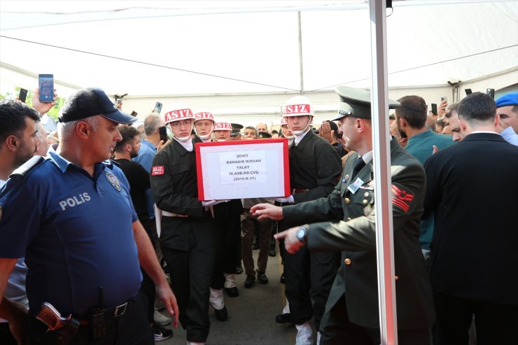 Şehit Astsubay Kıdemli Çavuş Talay, Sakarya'da son yolculuğuna uğurlandı