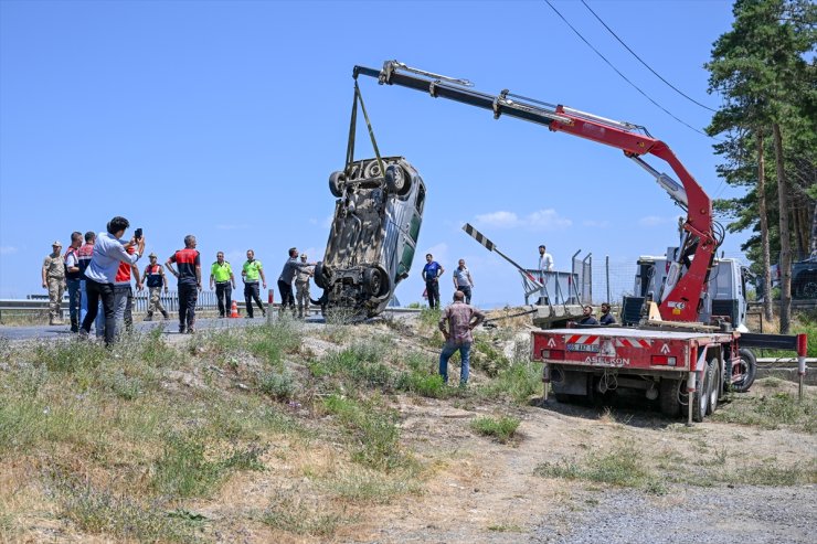 Van'da kanala düşen araçtaki 2 kişi öldü, 1 kişi yaralandı