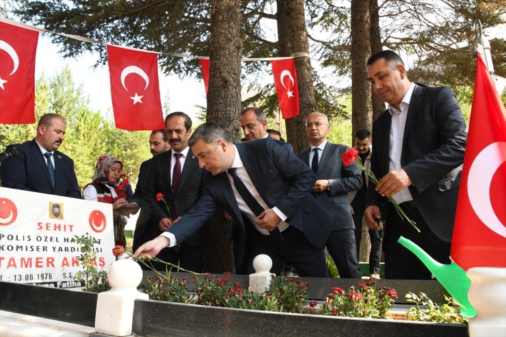 Orta ve Doğu Karadeniz'de 15 Temmuz dolayısıyla şehitlikler ziyaret edildi