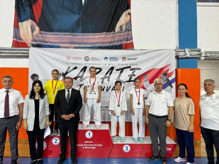 Sakarya'da 15 Temmuz Demokrasi ve Milli Birlik Günü dolayısıyla karate turnuvası yapıldı