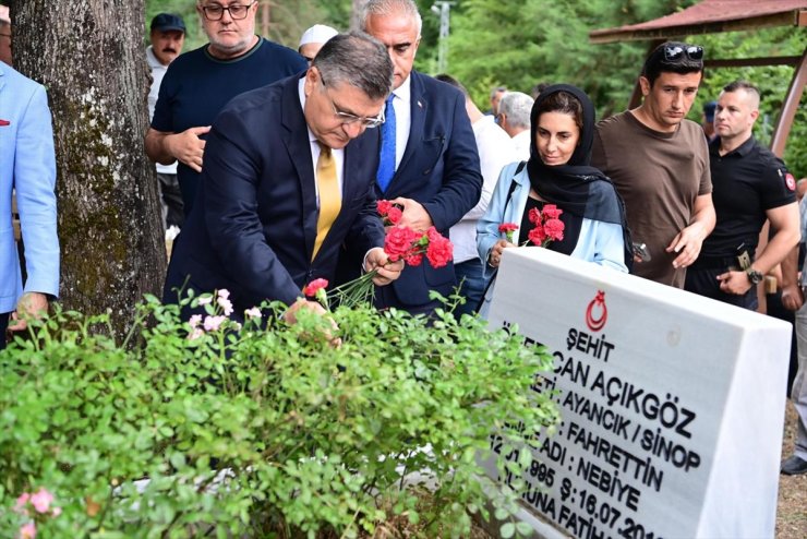 Sinop'ta 15 Temmuz şehidi Açıkgöz, kabri başında anıldı