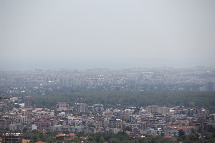 Antalya'da yüksek nem bunalttı