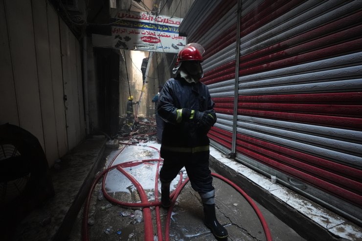 Bağdat'ın en yoğun çarşısında yangın çıktı