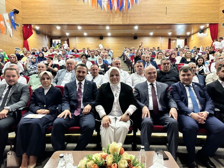 AK Parti'li Keşir, Düzce'de partisinin Genişletilmiş İl Danışma Meclisi Toplantısı'nda konuştu: