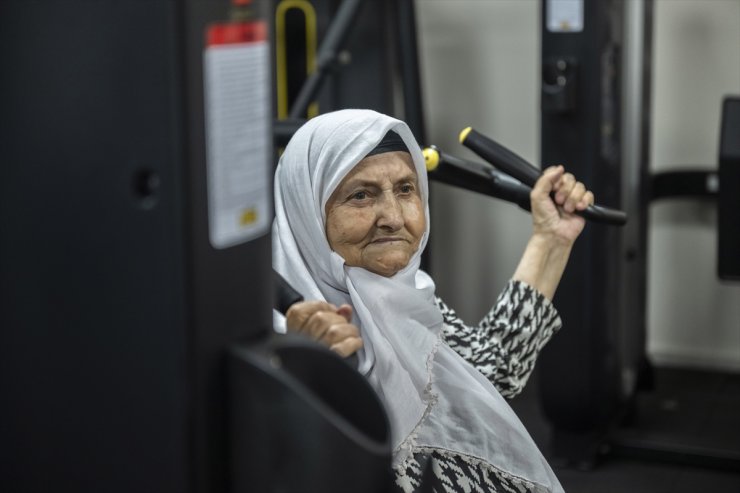 İstanbul'da 82 yaşındaki Alzheimer hastasını evinden spora olan sevgisi çıkarıyor