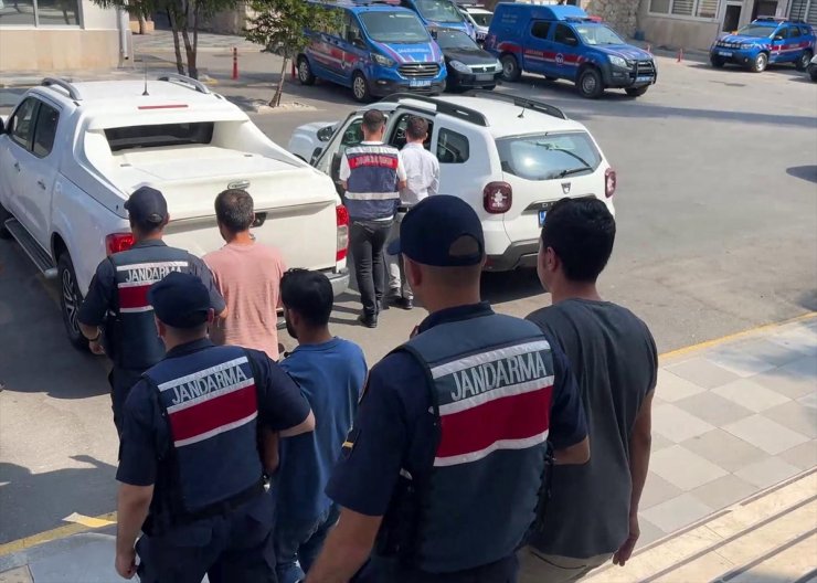 Mersin ve Diyarbakır'da terör örgütü PKK/KCK'ya yönelik operasyonda 5 şüpheli yakalandı