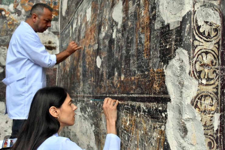 Sümela Manastırı'nın freskleri restorasyonla gün yüzüne çıkarılıyor