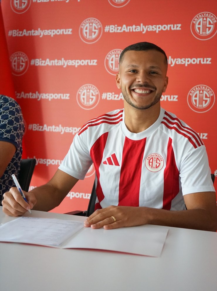 Antalyaspor, Brezilyalı stoper Thalisson'u transfer etti