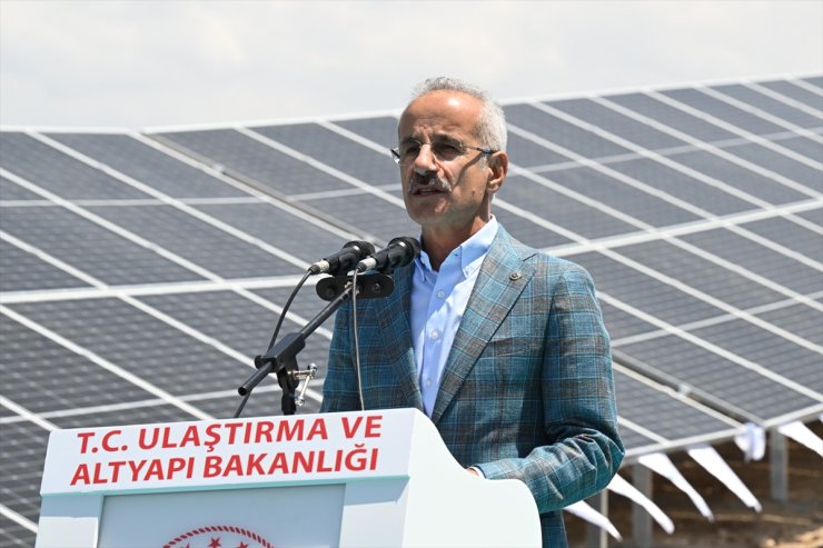 Kara yolları enerjisini güneşten alıyor