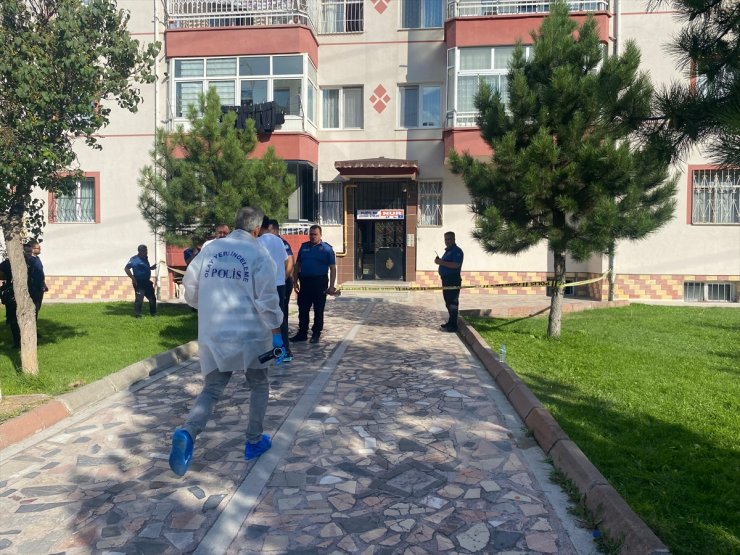 Kayseri'de komşular arasında çıkan silahlı kavgada baba ile oğlu yaralandı