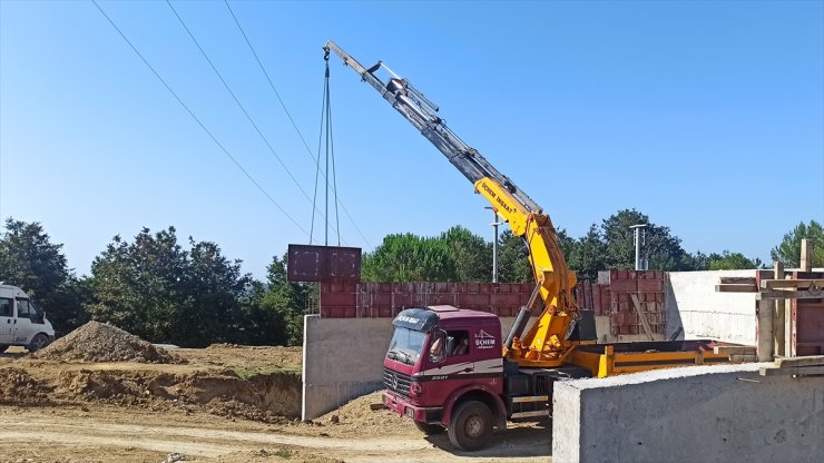 Kocaeli'de vincin elektrik teline temas etmesi sonucu 2 işçi yaralandı