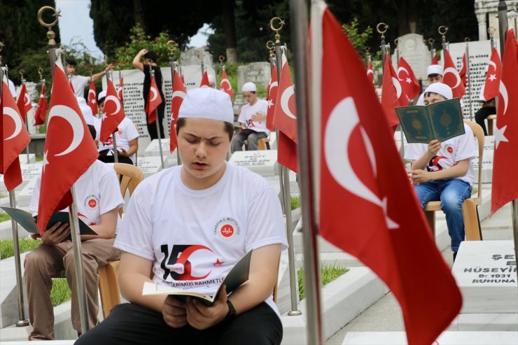 Trabzon'da 100 hafız çocuk Kur'an okuyarak şehitleri andı