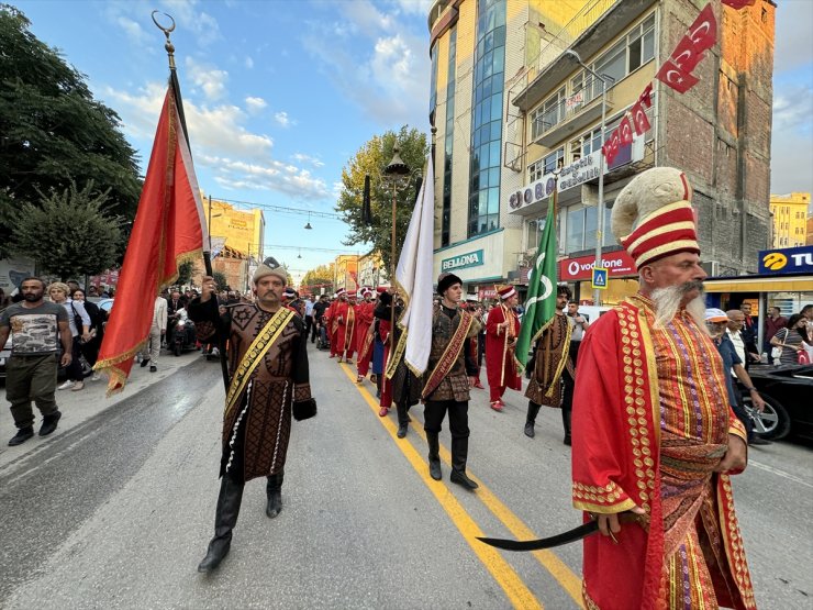 26. Malatya Kültür, Sanat Etkinlikleri ve Kayısı Festivali kortej yürüyüşüyle başladı