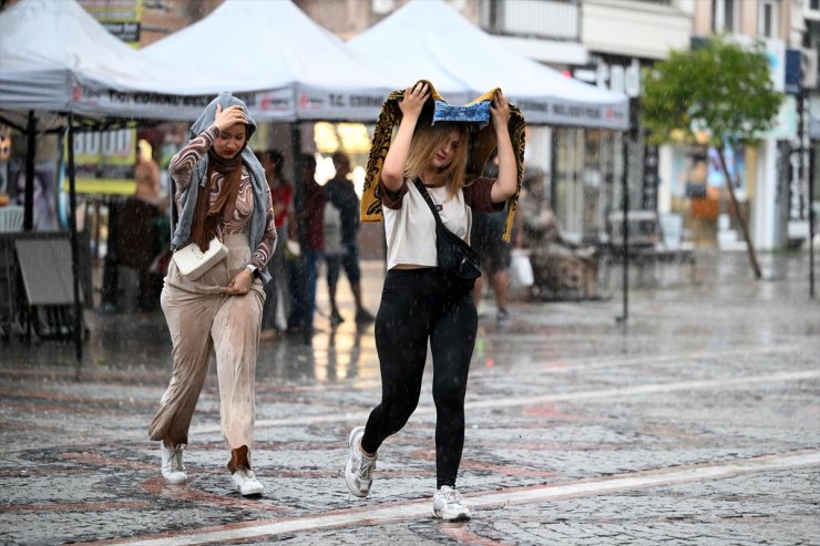 Edirne'de sağanak etkili oldu