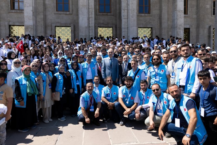 TBMM Başkanı Kurtulmuş, Meclis'te gençleri misafir etti