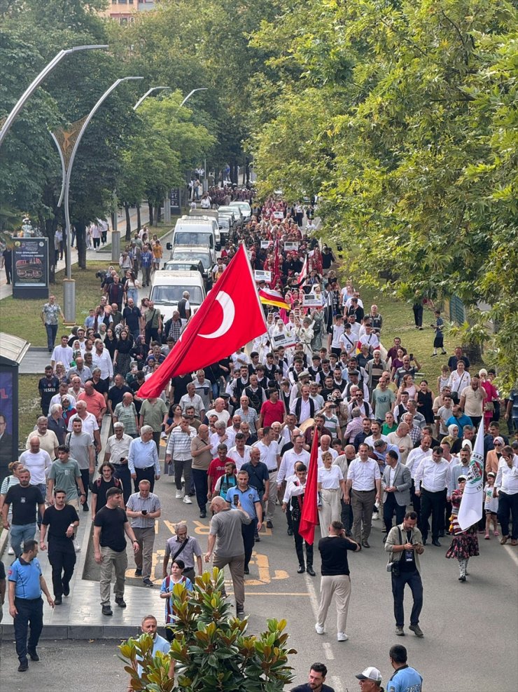 Trabzon'da "32. Uluslararası Akçaabat Müzik ve Halk Oyunları Festivali" devam ediyor