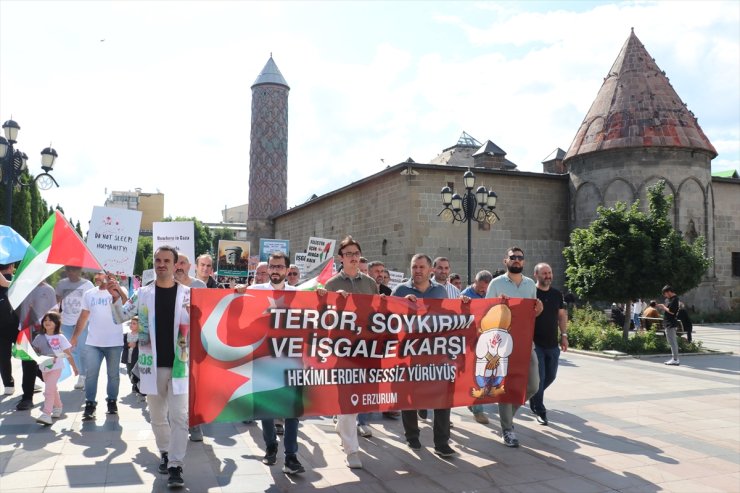 Erzurum'da sağlık çalışanları Gazze için "sessiz yürüyüş" yaptı