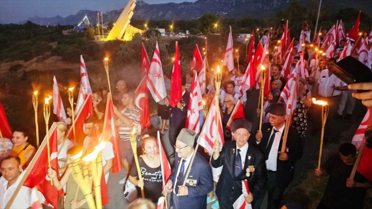 Kıbrıs Barış Harekatı'nın 50. yıl dönümünde gençler ile gaziler "Şafak Nöbeti" tuttu