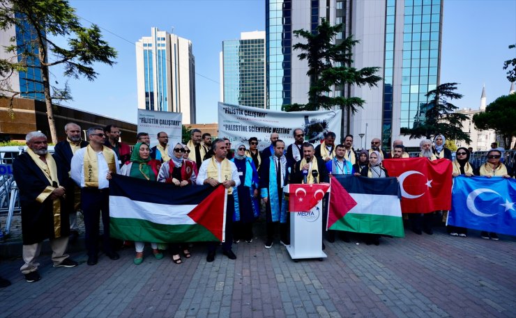 "Uluslararası Filistin Çalıştayı"nın sonuç bildirisi İsrail'in İstanbul Başkonsolosluğu önünde açıklandı