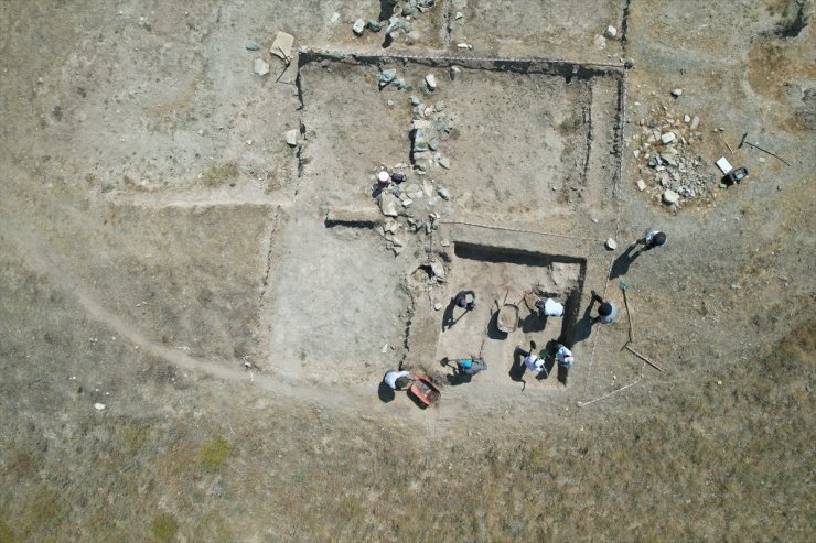 Çavuştepe Kalesi'ndeki kazılarda Urartu yönetici sınıfının izleri araştırılıyor