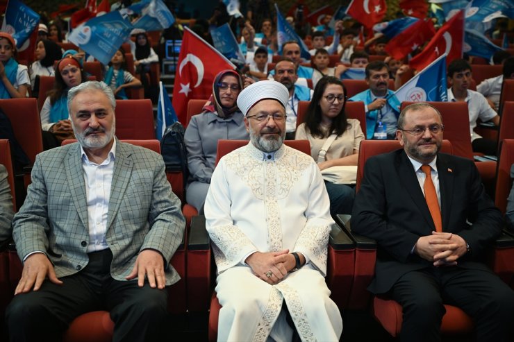 Diyanet İşleri Başkanı Erbaş, "Yazımda Kardeşlik Var" kampı kapanış töreninde konuştu: