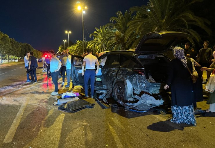 Kartal'da meydana gelen trafik kazasında 3 kişi yaralandı