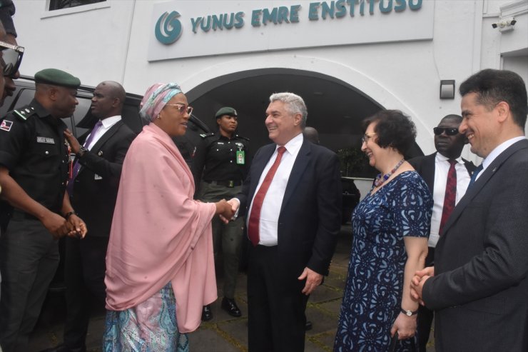 Nijerya Devlet Başkanın eşi Oluremi Tinubu, Abuja'daki Yunus Emre Enstitüsünü ziyaret etti